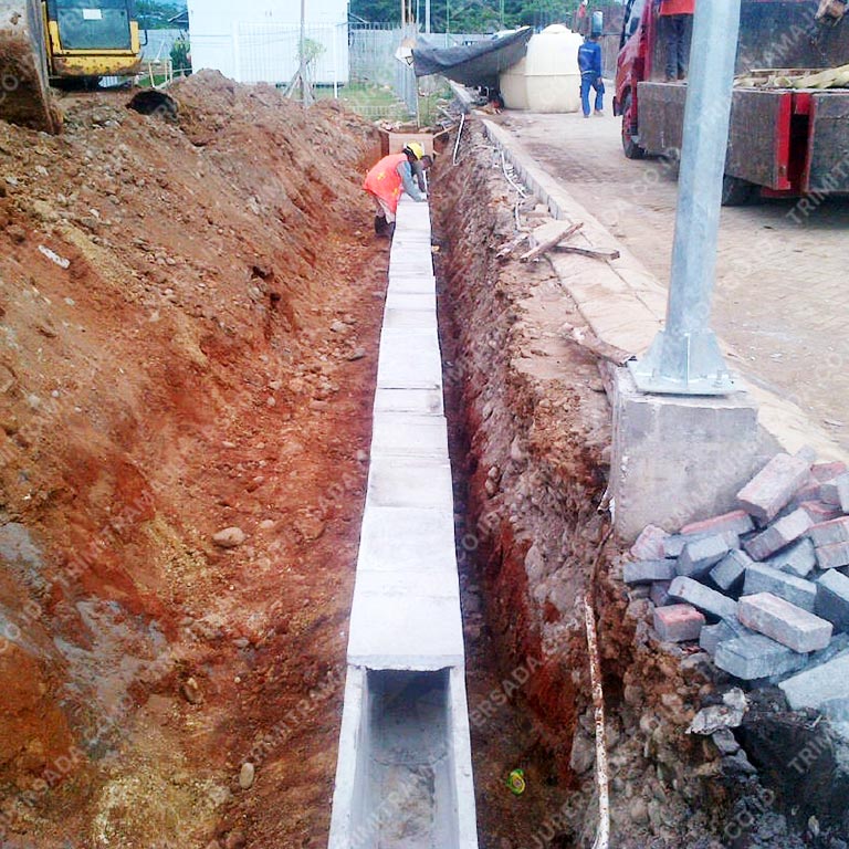 Project Saluran Drainase Uditch & Cover Uditch - Boulevard Water Front City 2